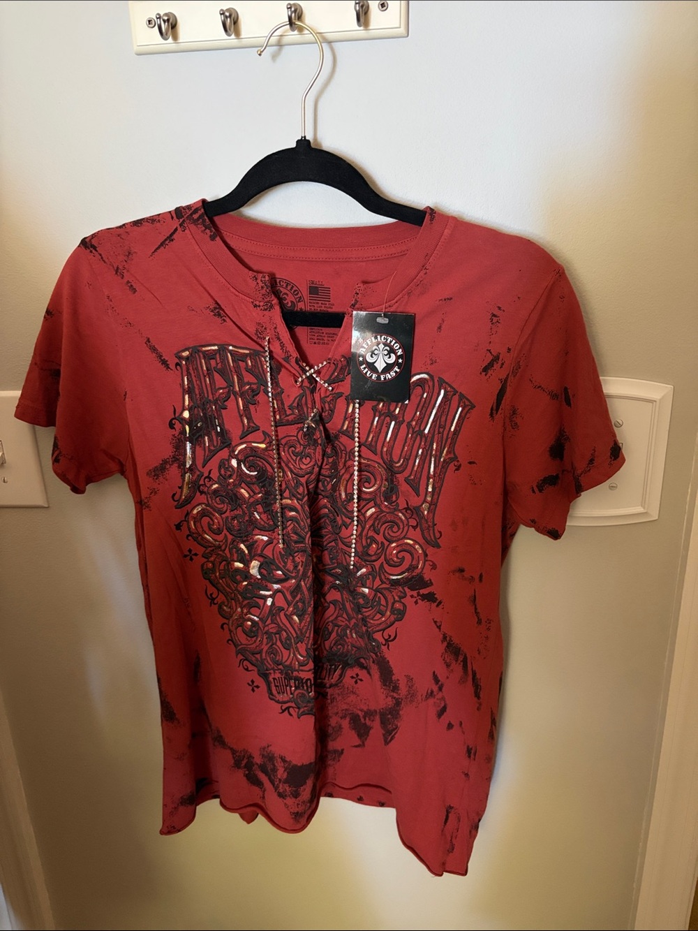NWT Affliction Rust Graphic V-Neck Tee